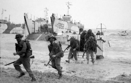 British troops of 50th Division land on Gold Beach on 6th June 1944